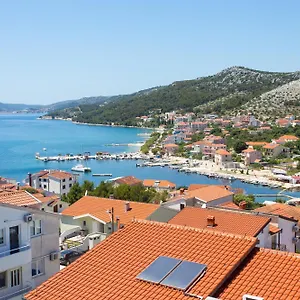 Stanic Apartament Seget Vranjica
